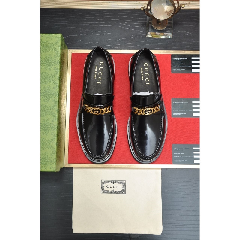 G*u*i leather shoes